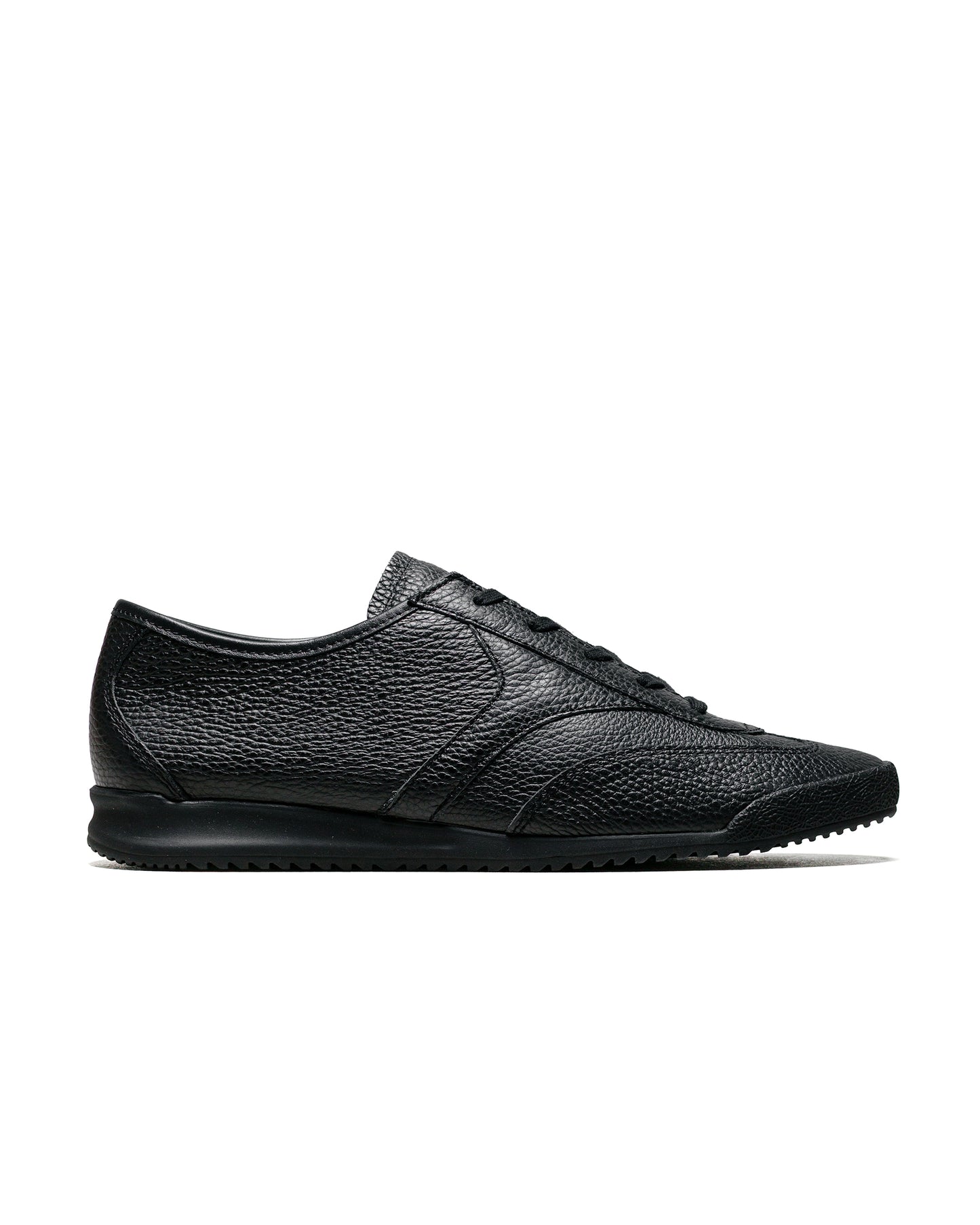 Reproduction of Found Lady White Co. Trainer Black