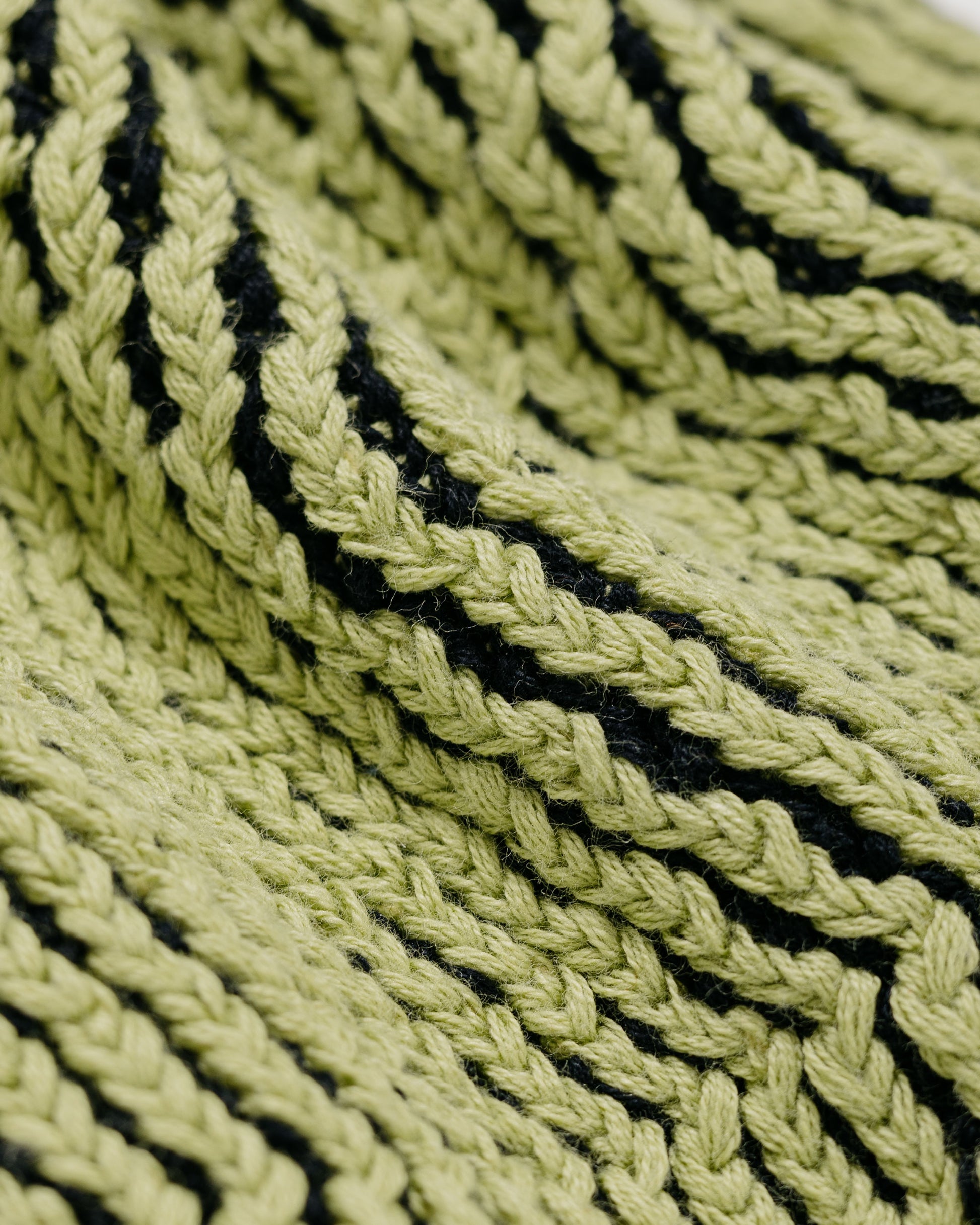 Found Feather Wave Skully Pistachio Black