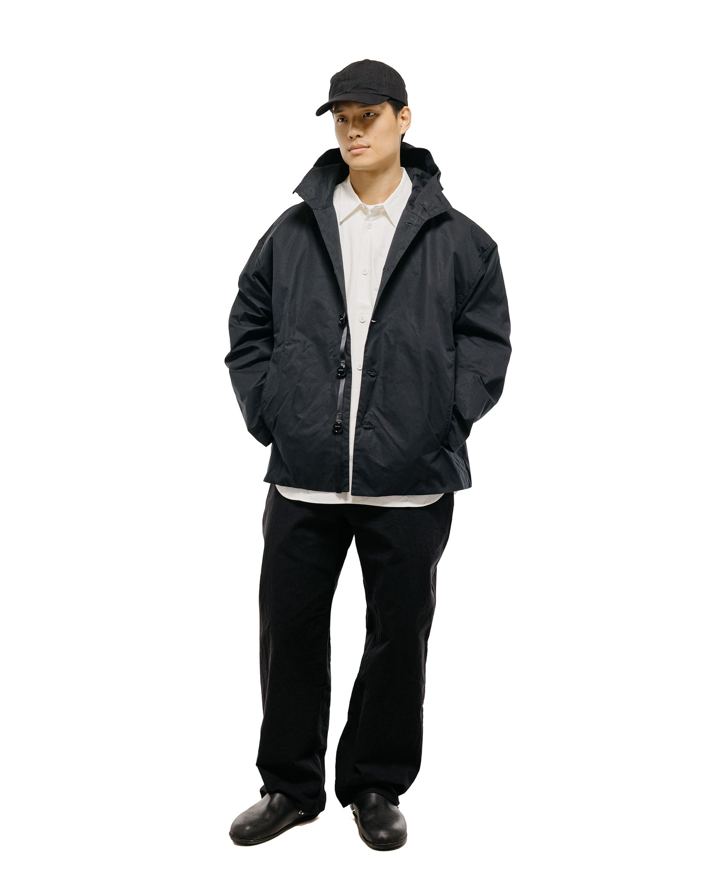 MAN-TLE R0Y3 Gill Jacket Black Master Shield