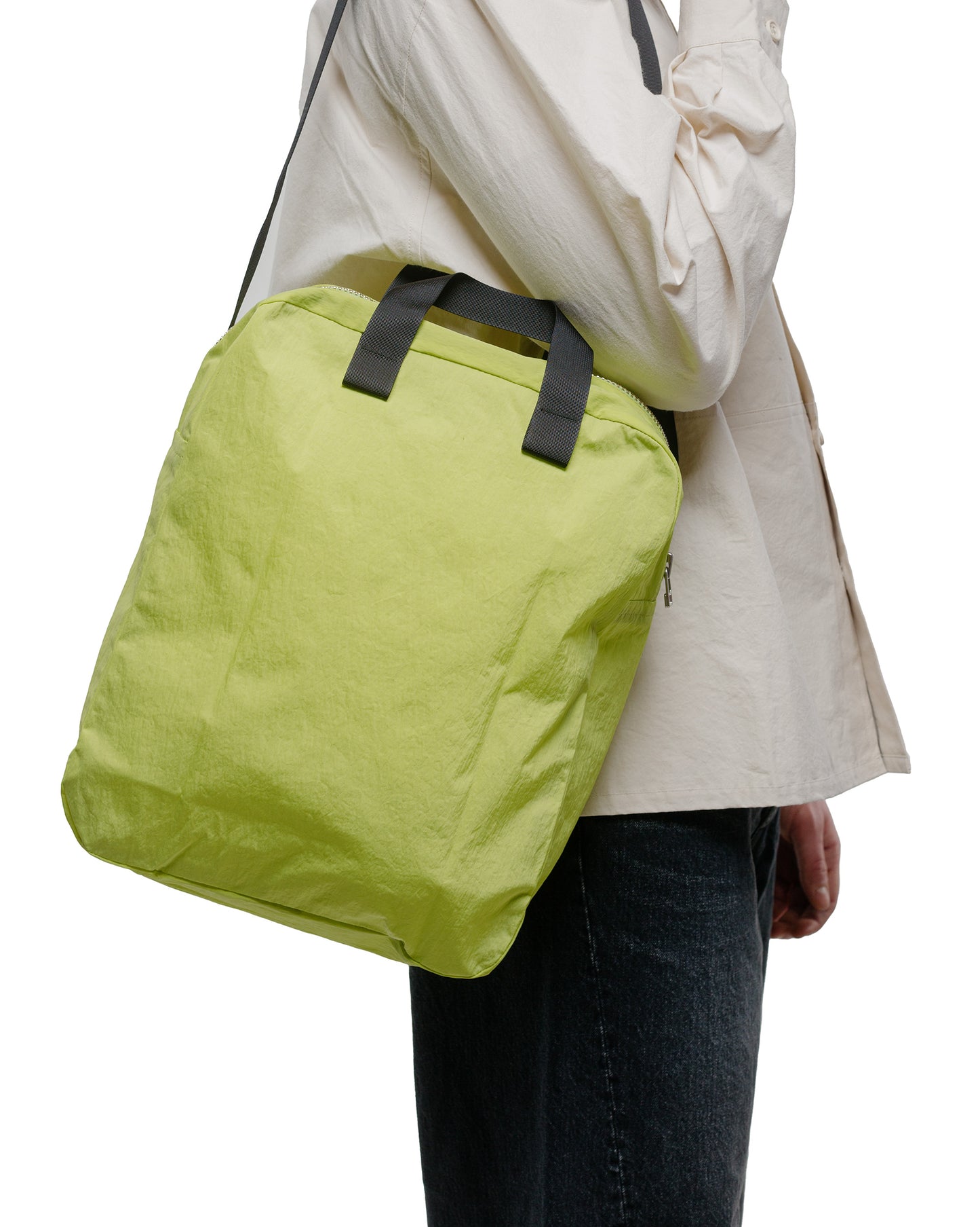 MAN-TLE R18B0 Zip Tote Tanika Nylon
