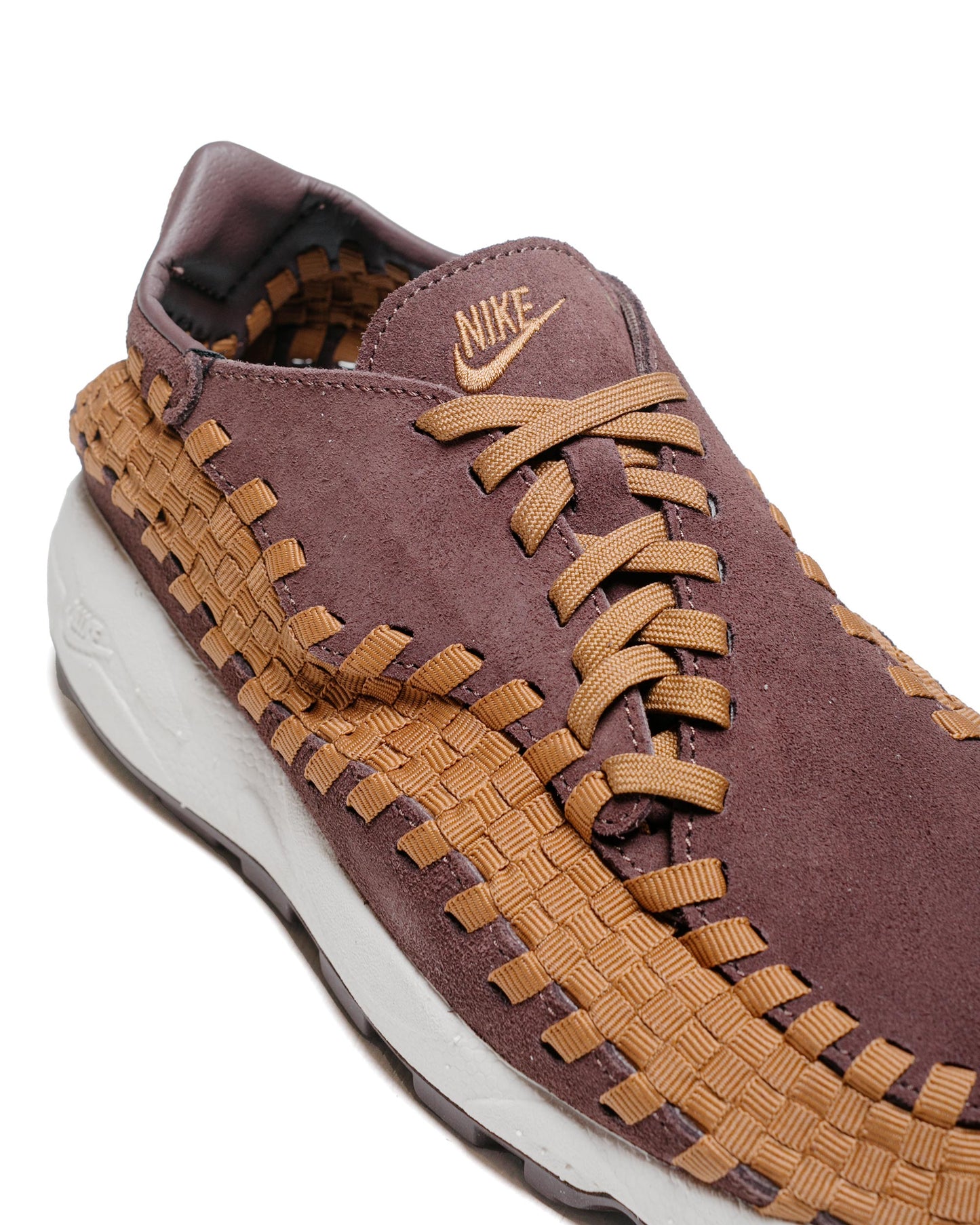 Nike Air Footscape Woven Earth close