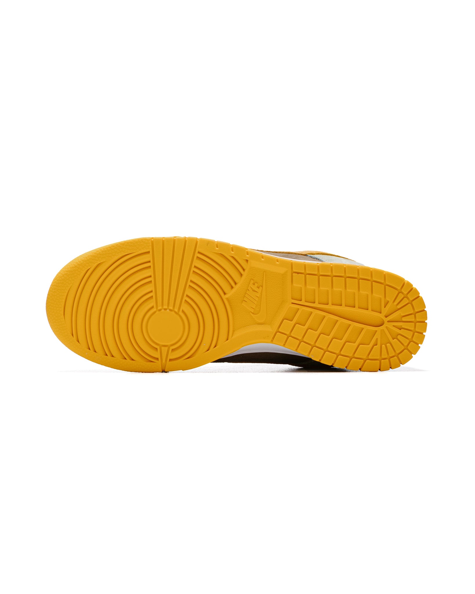 Nike Dunk Low SE Dusty Olive/Pro Gold sole