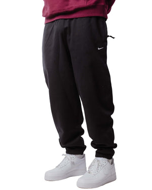 Nike Solo Swoosh Fleece Pant Black Model CLose Front