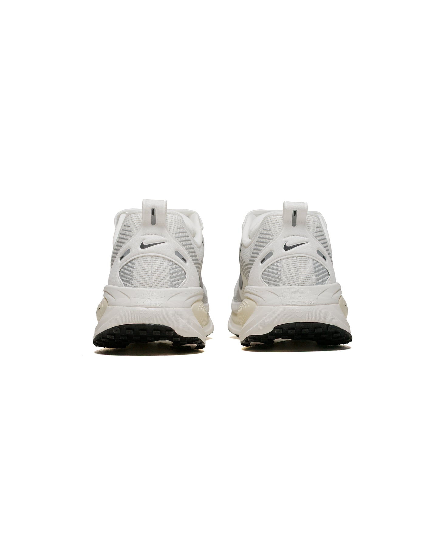 Nike Vomero 18 Summit White/Coconut Milk