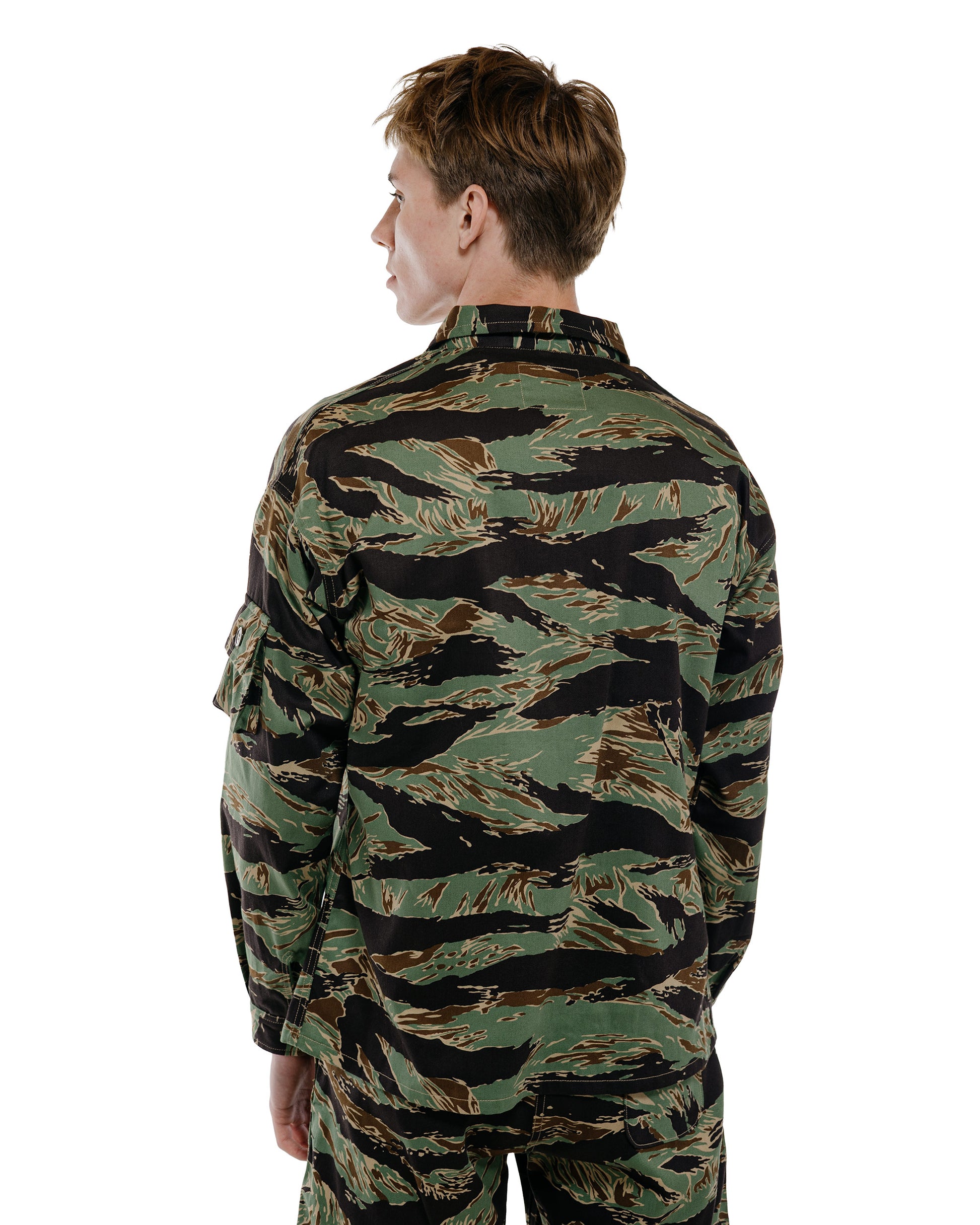The Real McCoy's MJ26002 Tiger Camouflage Shirt / John Wayne Green