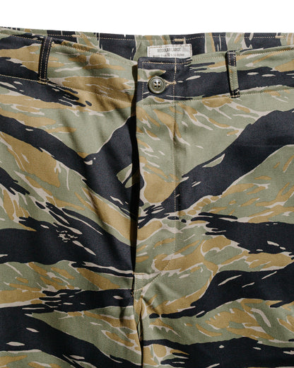 lost & found The Real McCoy's The Real McCoy's MP25004 Tiger Camouflage Shorts / Tadpole Green